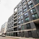 Londwell, Stylish Docklands Flat With Private Terrace