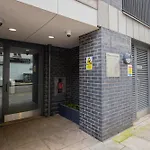 Londwell, Stylish Docklands Flat With Private Terrace